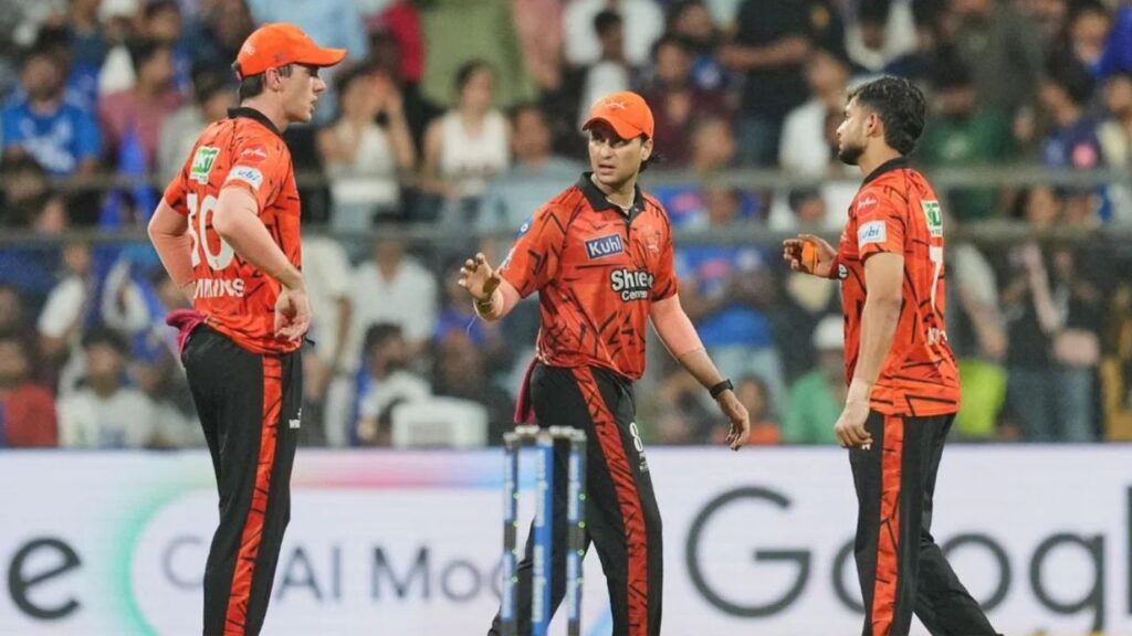 IPL 2026: ‘বুম অর বাস্ট’ তকমা পেল সানরাইজার্স হায়দ্রাবাদ, অশ্বিনের কড়া সমালোচনা