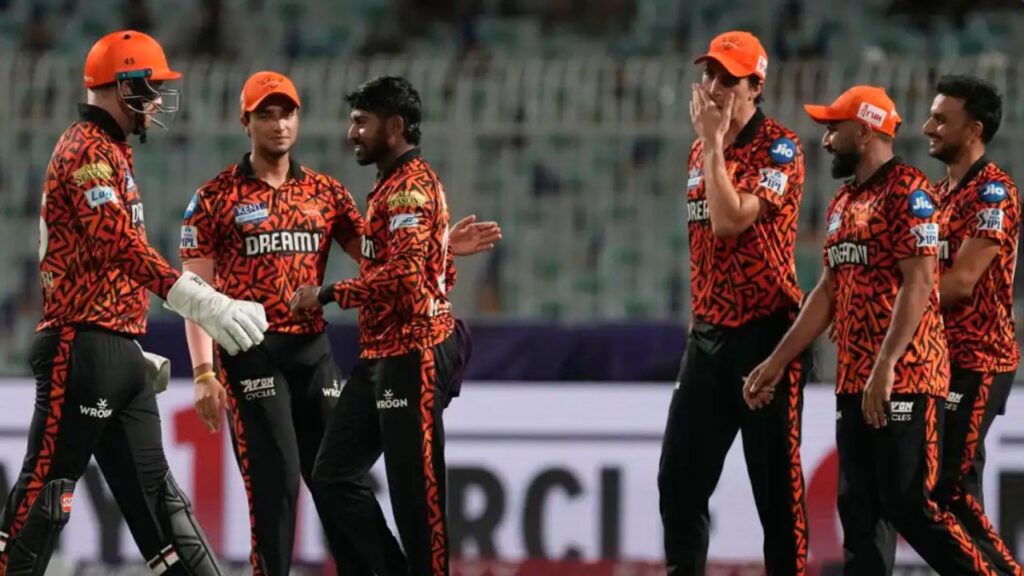 SRH Player Leaves IPL 2026 Ahead Of Playoffs – কামিন্দু মেন্ডিস আইপিএল ২০২৬ প্লেঅফস ছেড়ে জাতীয় দলের দায়িত্বে | এসআরএইচ-এর জন্য বড় ধাক্কা?