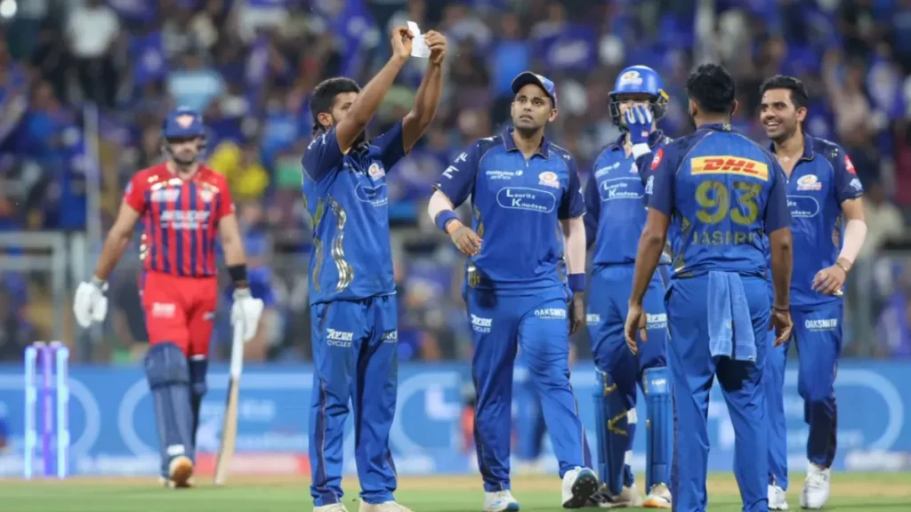 RCB vs MI: হার্দিক ও সূর্যকুমারের অনুপস্থিতিতে মুম্বাই ইন্ডিয়ান্সকে নেতৃত্ব দিতে পারেন যে তিন তারকা