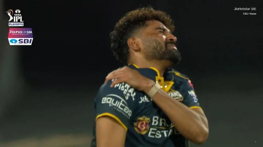 Mohammed Siraj RULED OUT? GT pacer suffers nasty shoulder injury during Qualifie – আইপিএল ২০২৬: রাজস্থান রয়্যালসের বিপক্ষে ইনজুরির কবলে মোহাম্মদ সিরাজ